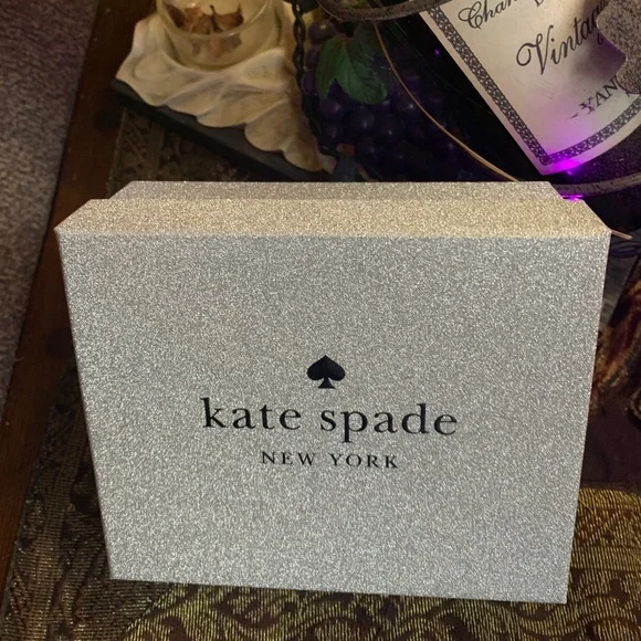 Authentic Kate Spade smooth glitter leather card case in box - Picture 7 of 7